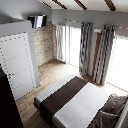 Barbero - Entire House