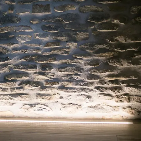 Barbero - Entire House * Mango