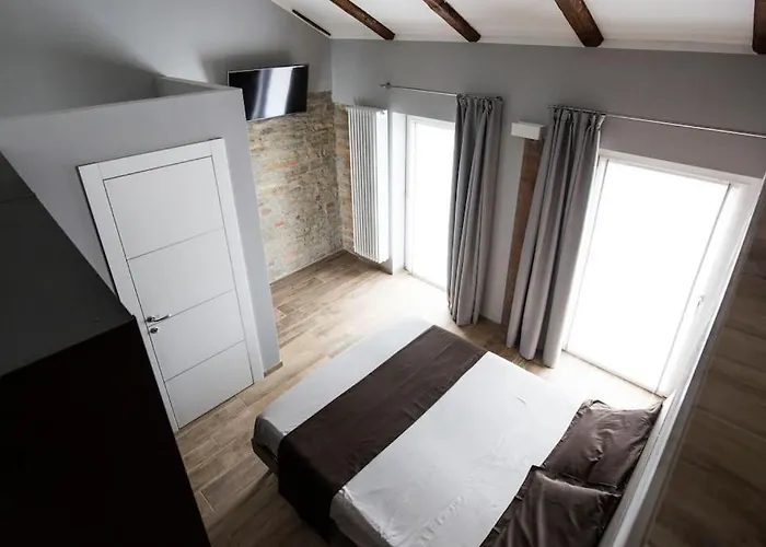Barbero - Entire House